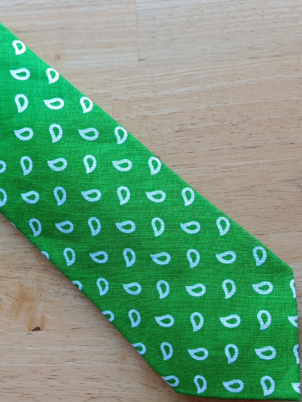 Polo by Ralph Lauren Bright Green Printed Linen Tie with White Paisley Motif